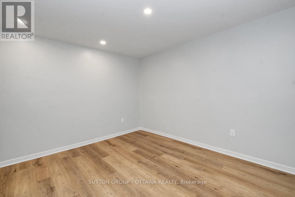 B - 2413 Ryan Drive, Ottawa, Ontario  K2C 1K9 - Photo 5 - X12817588