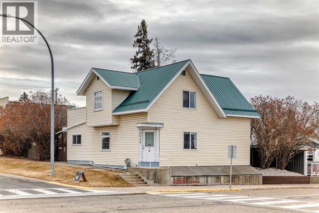 2035 20th Avenue, Bowden, Alberta  T0M 0K0 - Photo 2 - A2270378