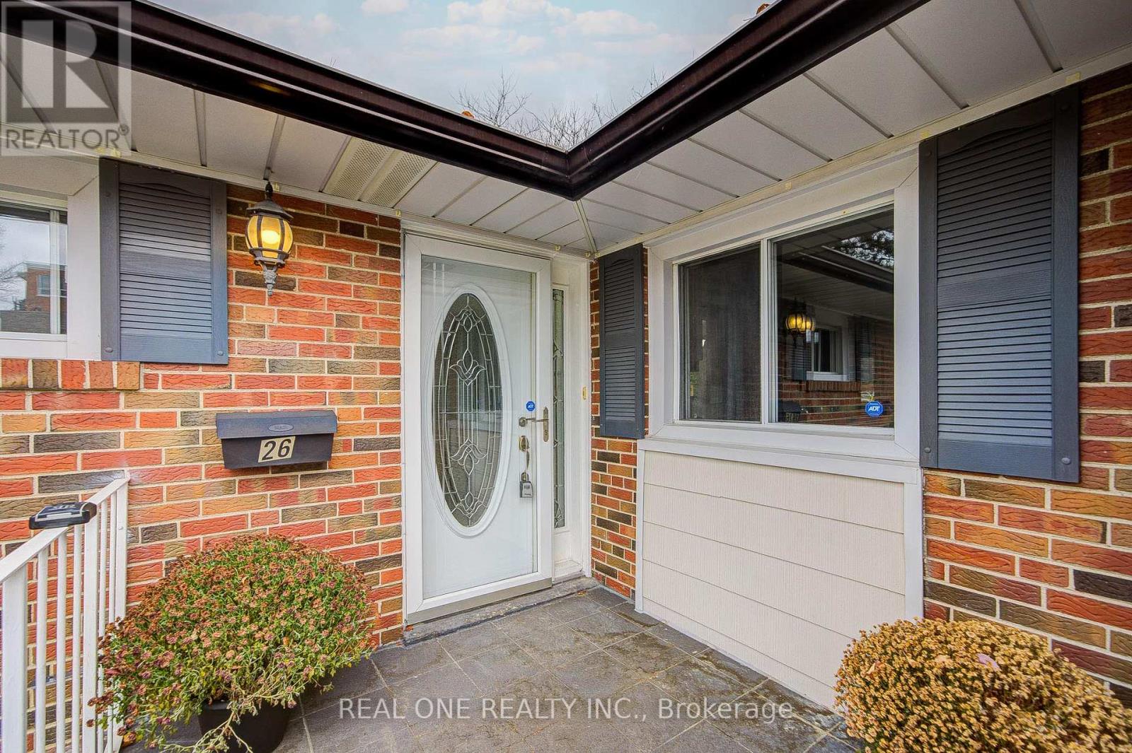 Main - 26 Elvaston Drive, Toronto, Ontario  M4A 1M9 - Photo 1 - C12817594