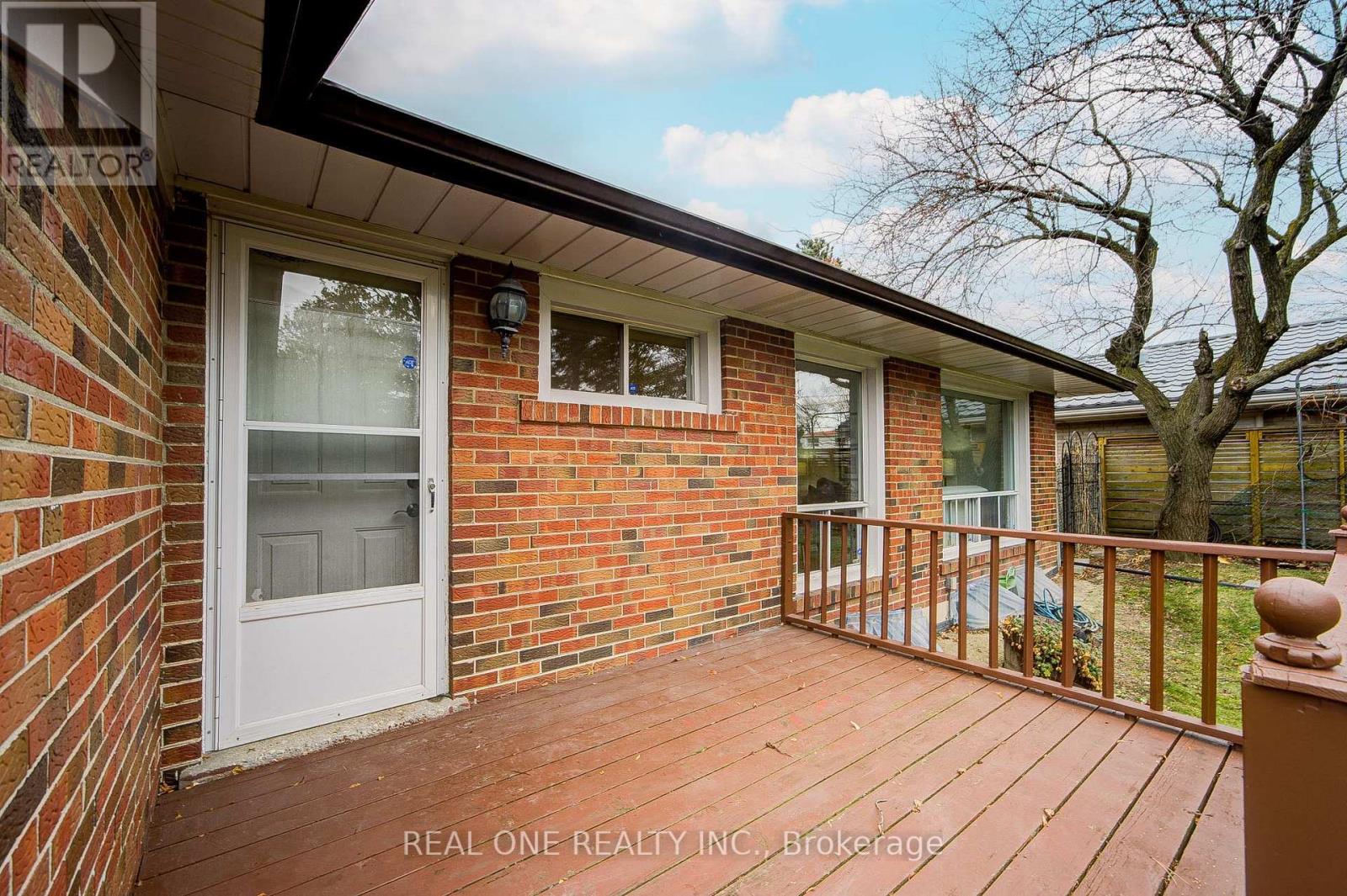 Main - 26 Elvaston Drive, Toronto, Ontario  M4A 1M9 - Photo 23 - C12817594