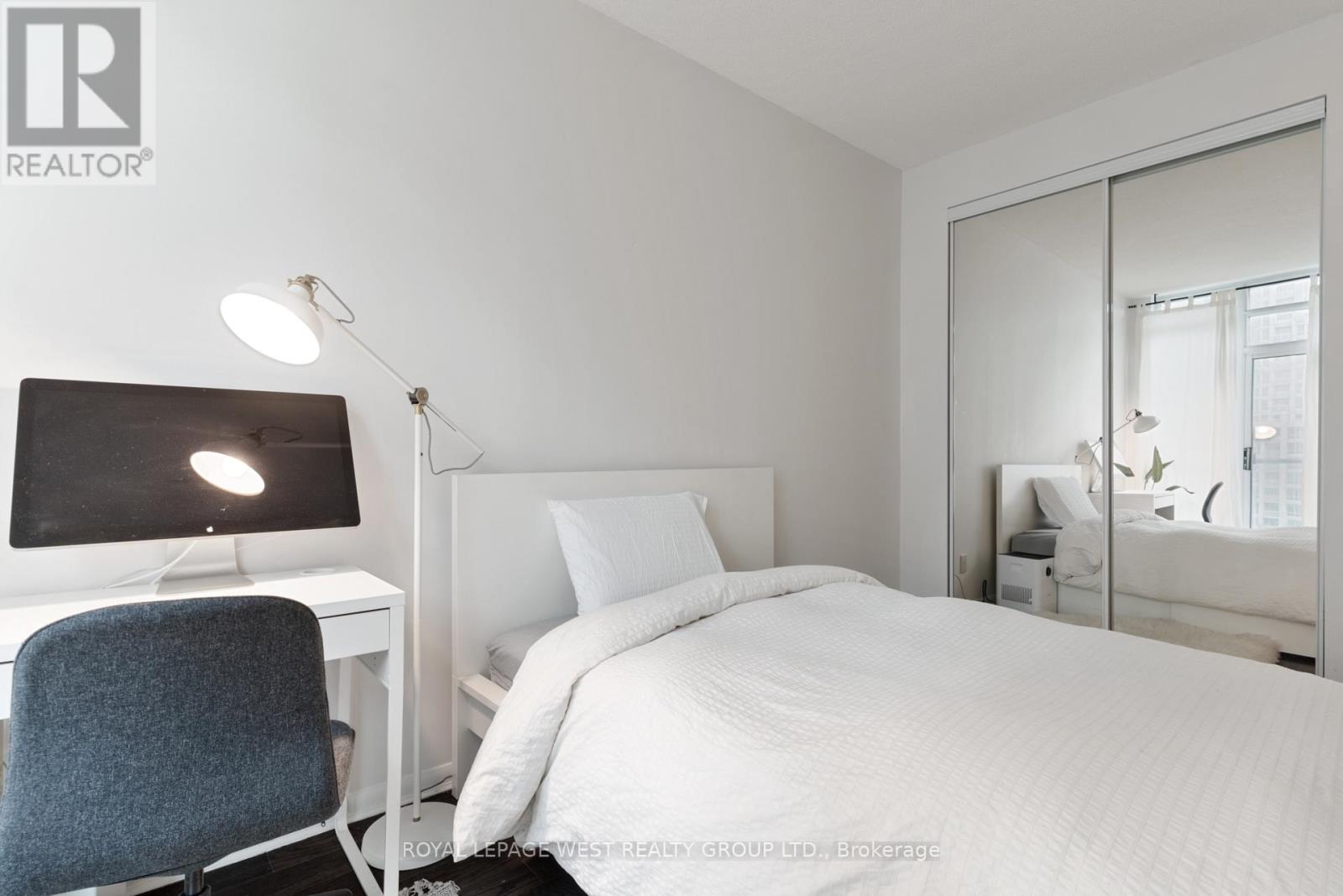 703 - 219 Fort York Boulevard, Toronto, Ontario  M5V 1B1 - Photo 12 - C12817598