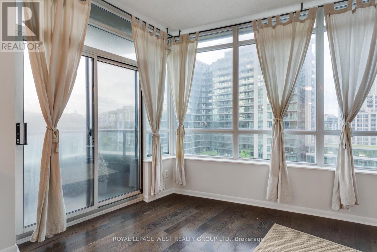 703 - 219 Fort York Boulevard, Toronto, Ontario  M5V 1B1 - Photo 25 - C12817598