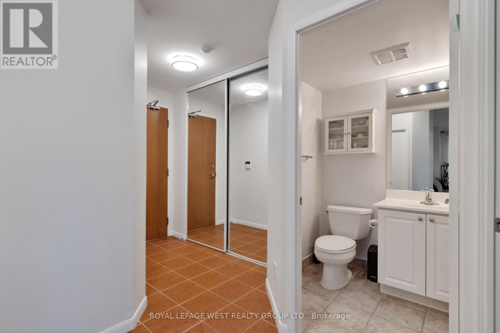 703 - 219 Fort York Boulevard, Toronto, Ontario  M5V 1B1 - Photo 28 - C12817598