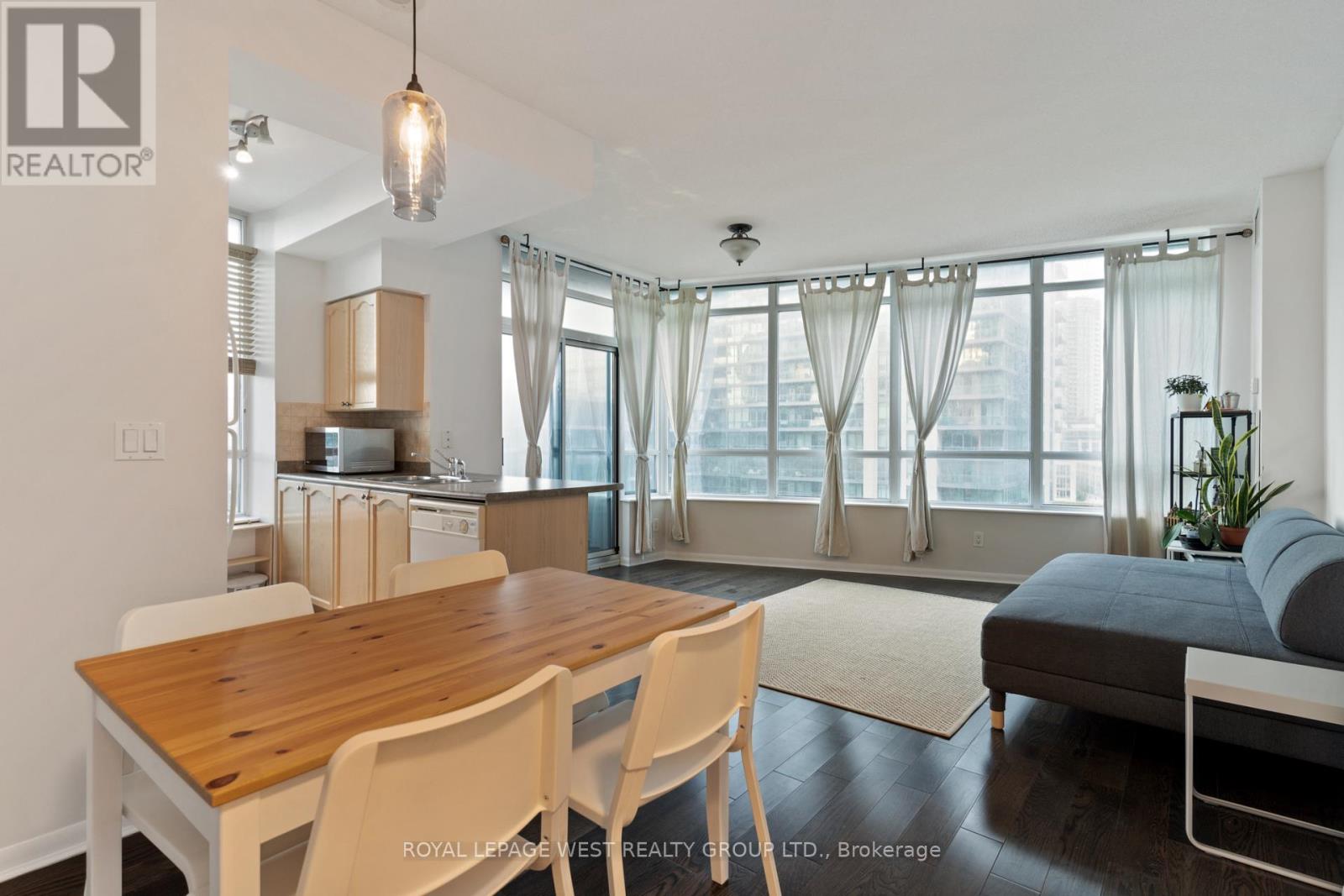 703 - 219 Fort York Boulevard, Toronto, Ontario  M5V 1B1 - Photo 31 - C12817598