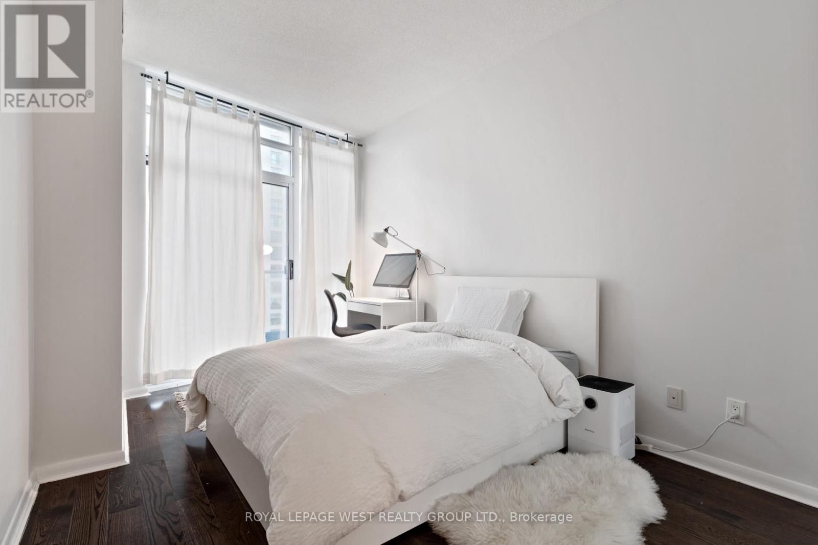 703 - 219 Fort York Boulevard, Toronto, Ontario  M5V 1B1 - Photo 7 - C12817598