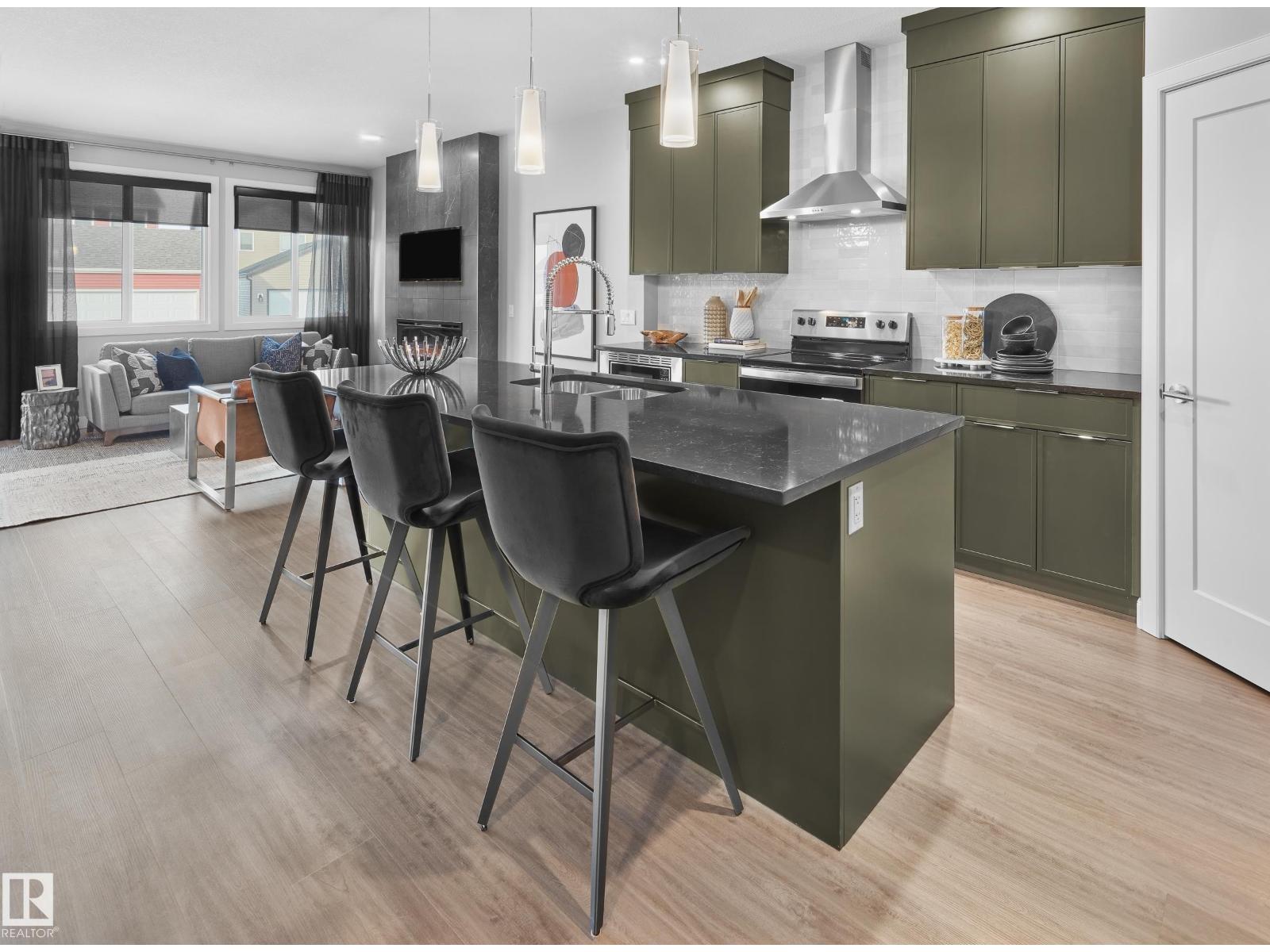 5637 Hawthorn Wy Sw, Edmonton, Alberta  T6X 3K7 - Photo 2 - E4474739