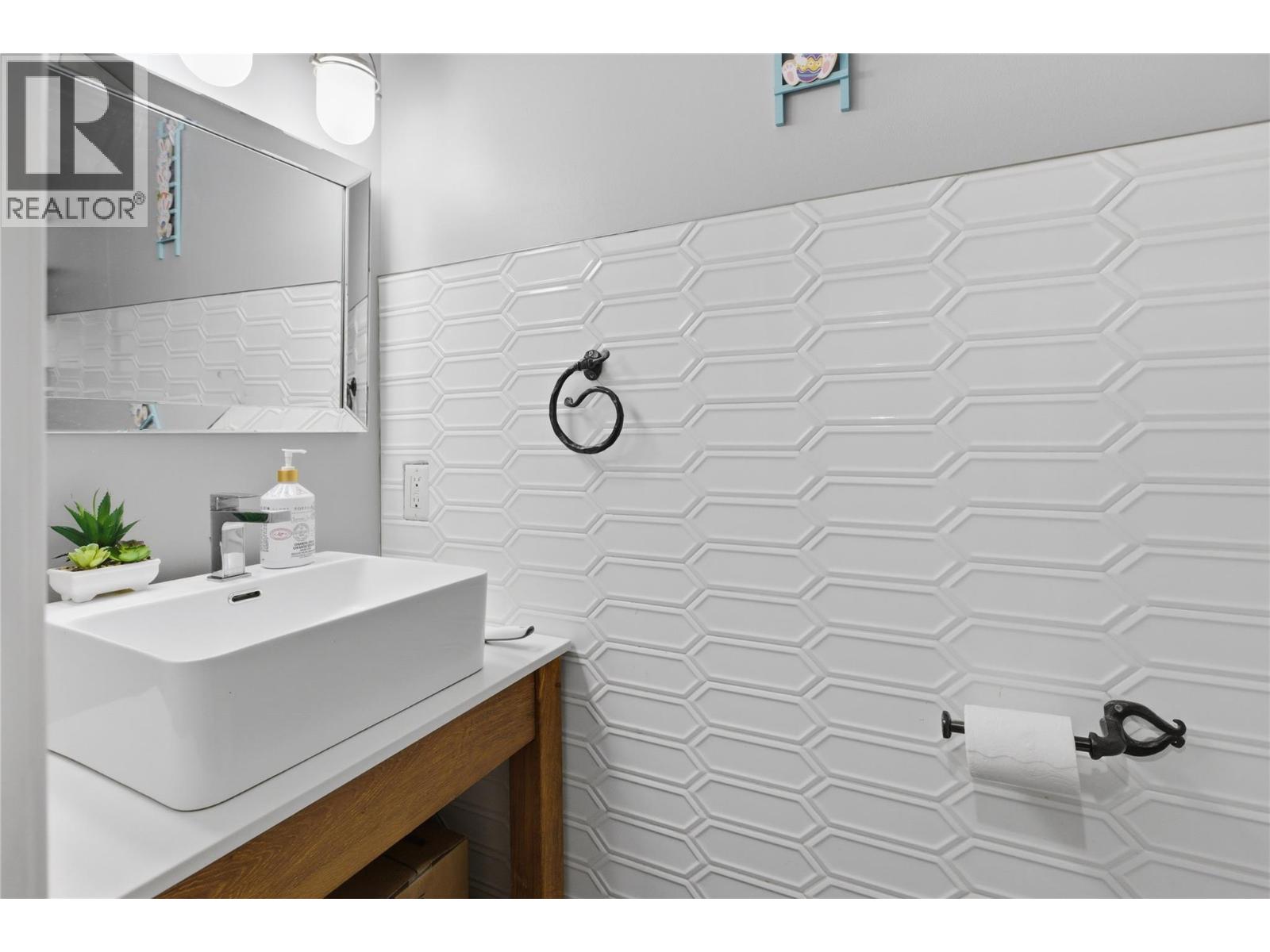 444 Azure Place, Kamloops, British Columbia  V2E 2R2 - Photo 36 - 10376579