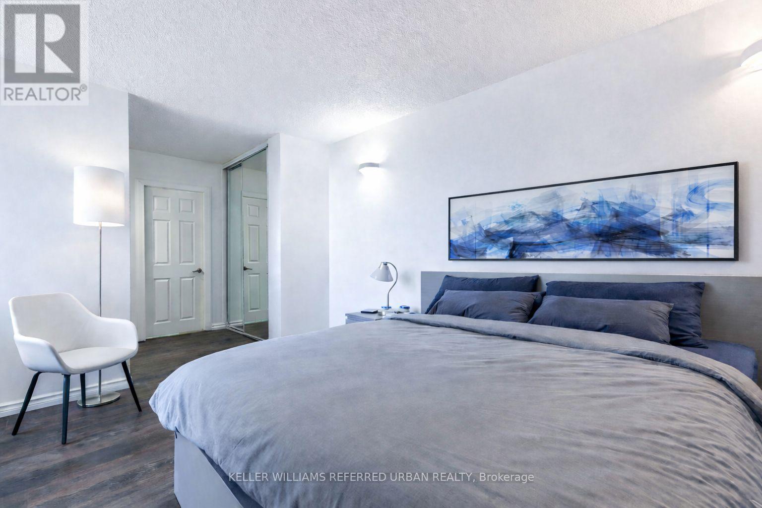 1811 - 10 Martha Eaton Way, Toronto, Ontario  M6M 5B3 - Photo 9 - W12817220