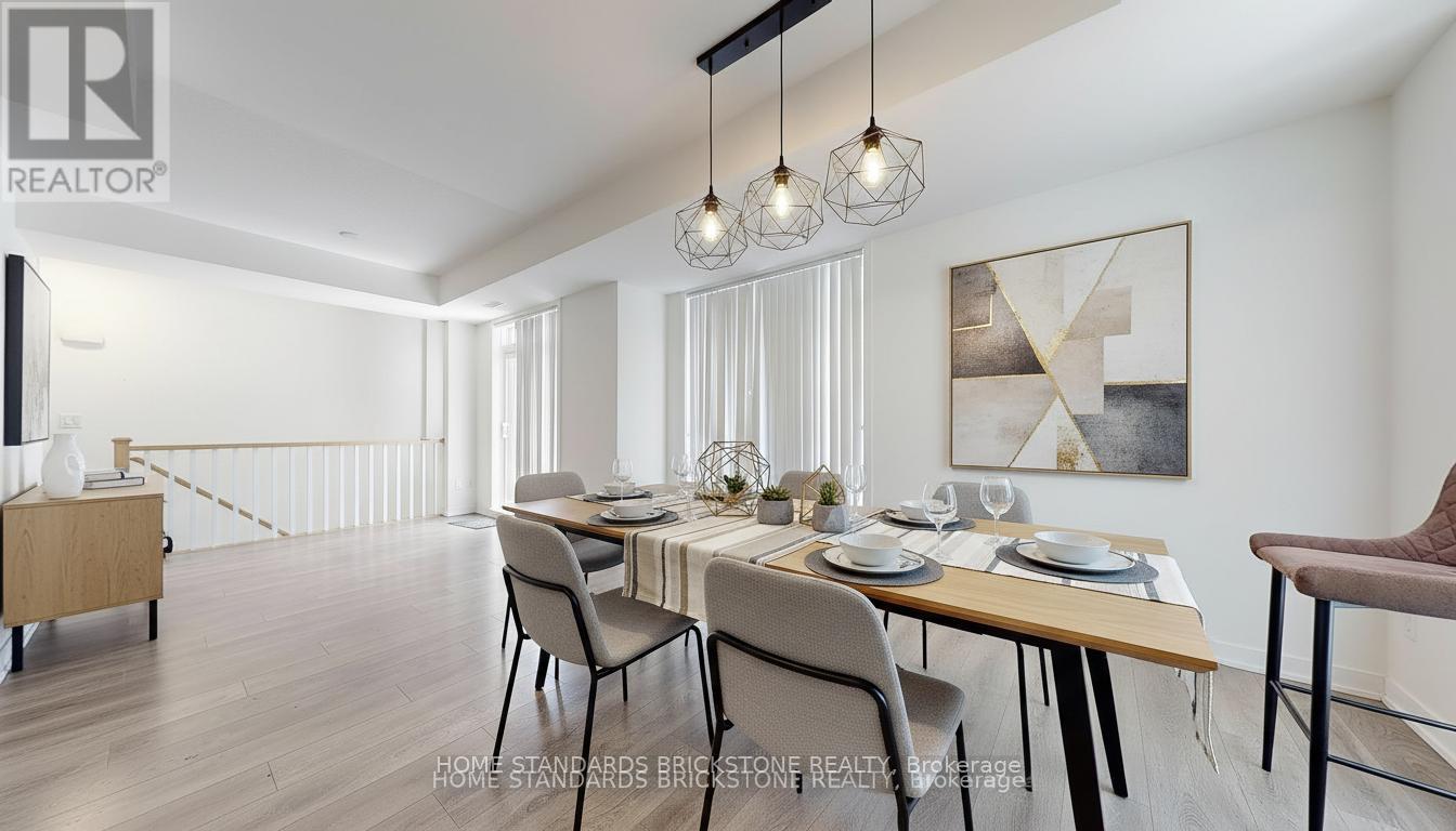 H212 - 90 CANON JACKSON DRIVE, Toronto, Ontario