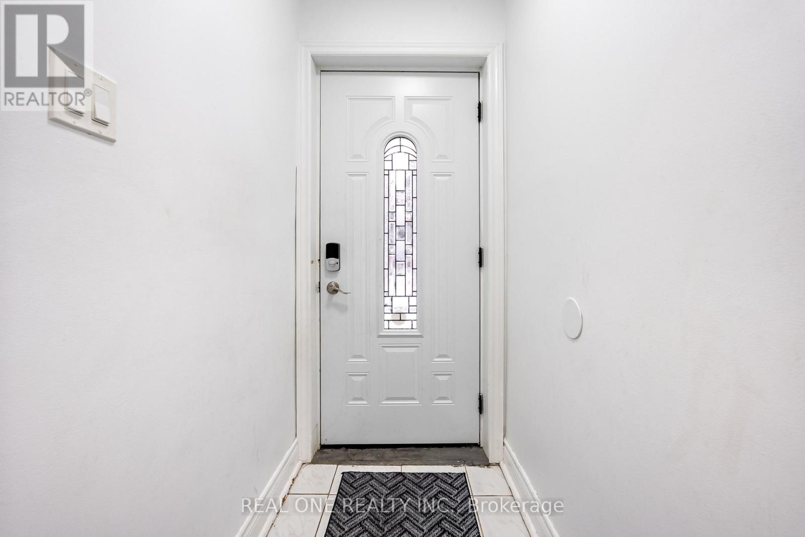 18 Courton Drive, Toronto, Ontario  M1R 1K8 - Photo 8 - E12756158