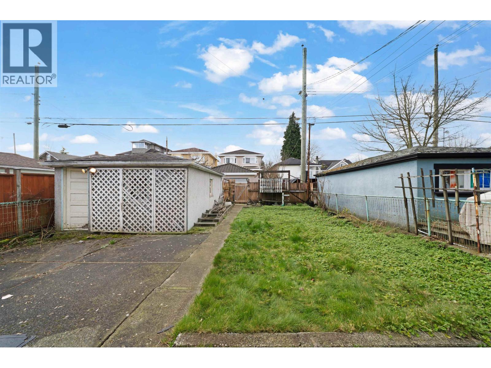 Listing Picture 3 of 10 : 2616 VENABLES STREET, Vancouver / 溫哥華 - 魯藝地產 Yvonne Lu Group - MLS Medallion Club Member