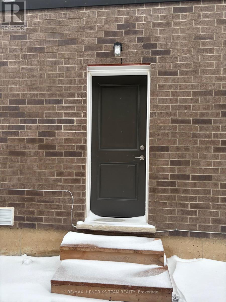 Basement Unit Only - 146 Bur Oak Drive, Thorold (Confederation Heights), Ontario  L2V 0L7 - Photo 2 - X12817642