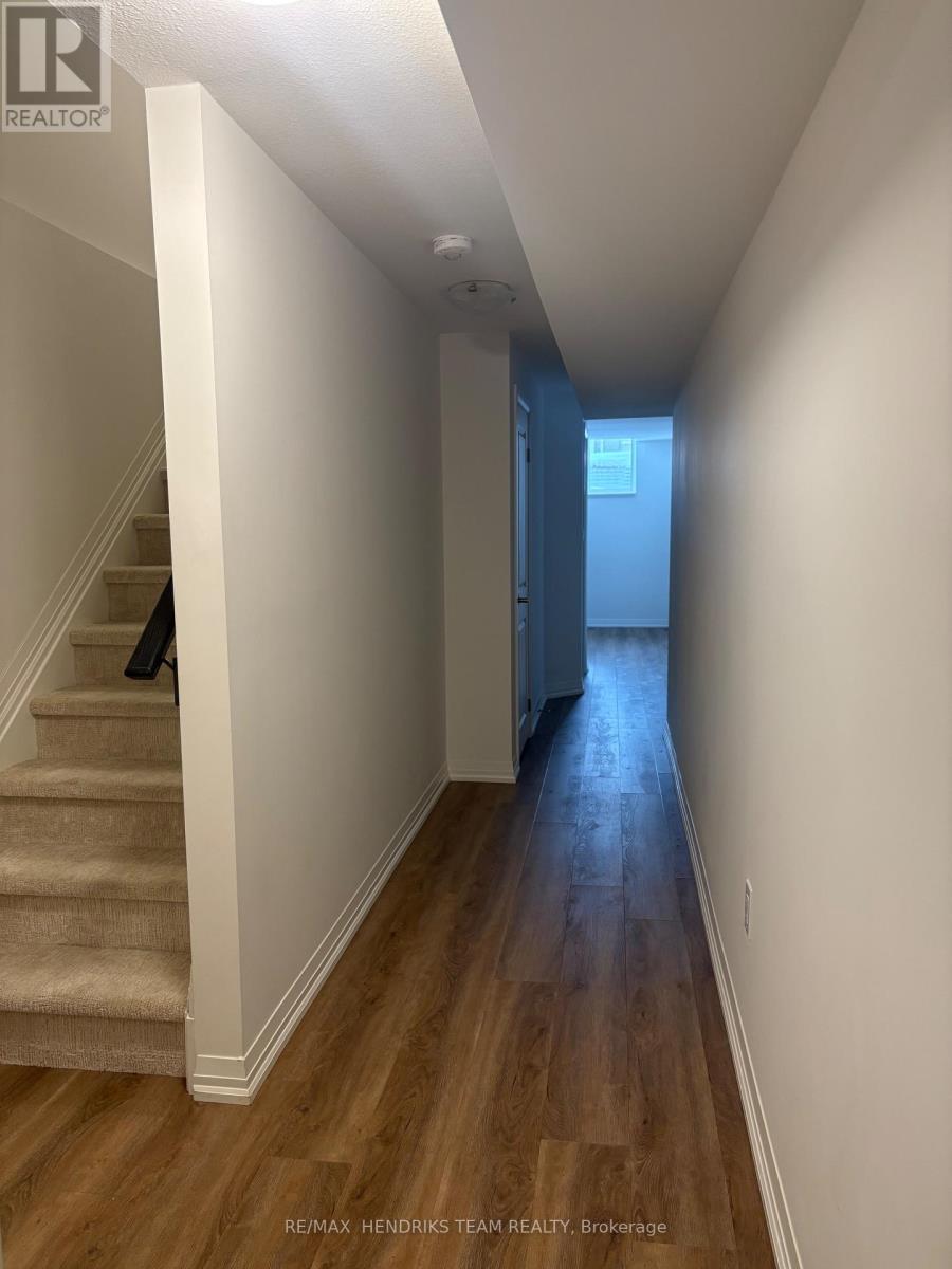 Basement Unit Only - 146 Bur Oak Drive, Thorold (Confederation Heights), Ontario  L2V 0L7 - Photo 4 - X12817642