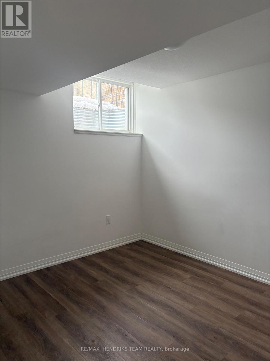 Basement Unit Only - 146 Bur Oak Drive, Thorold (Confederation Heights), Ontario  L2V 0L7 - Photo 8 - X12817642