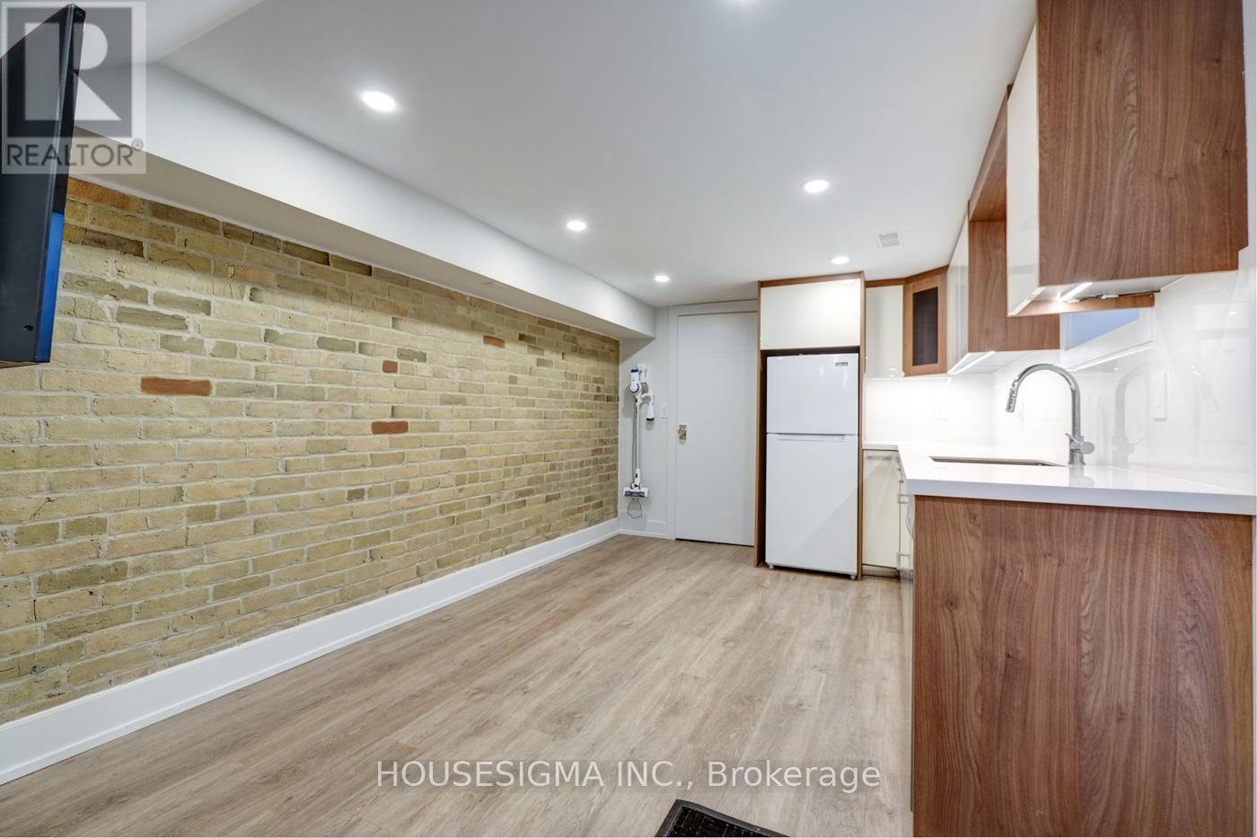 Lower - 274 Roxton Road, Toronto, Ontario  M6G 3P9 - Photo 3 - C12817632