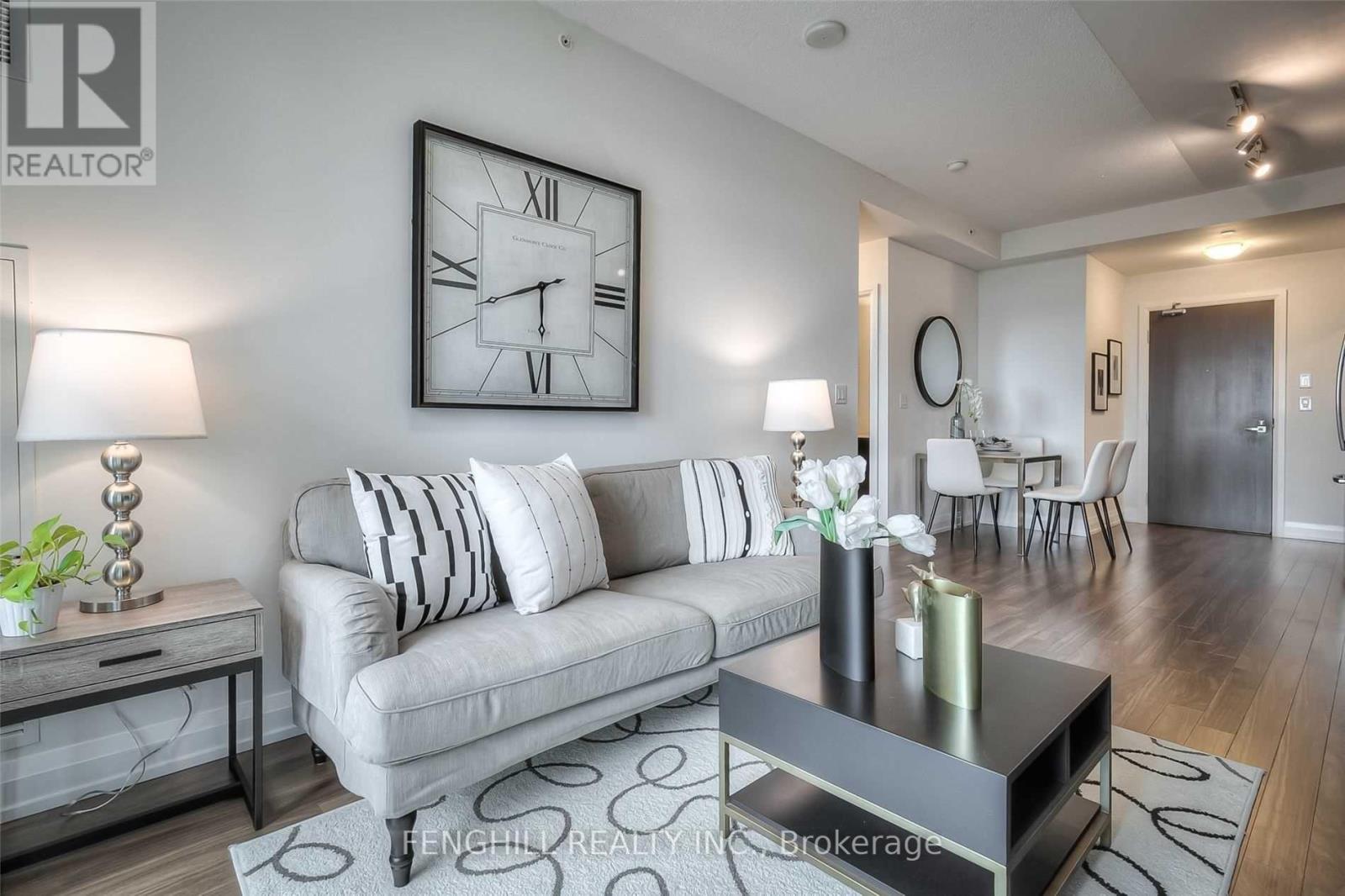 1811 - 7171 Yonge Street, Markham, Ontario  L3T 0C5 - Photo 2 - N12817606