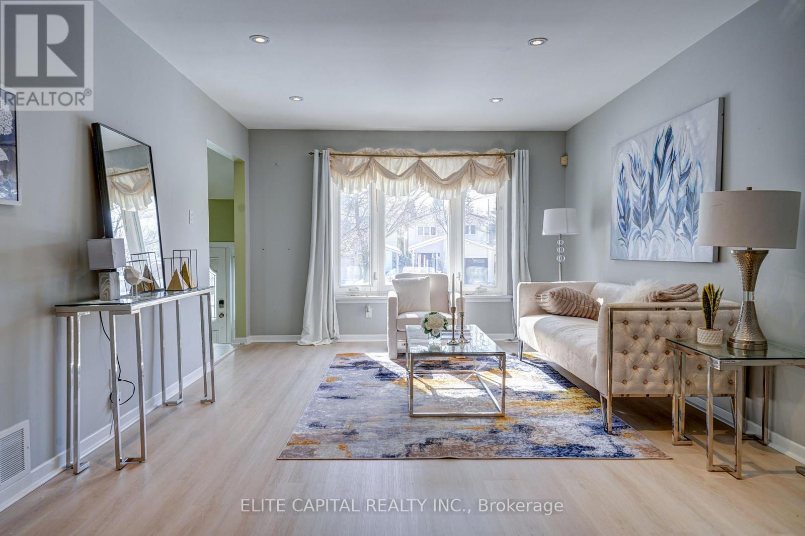 9 Snowshoe Crescent, Markham, Ontario  L3T 4M5 - Photo 4 - N12817620