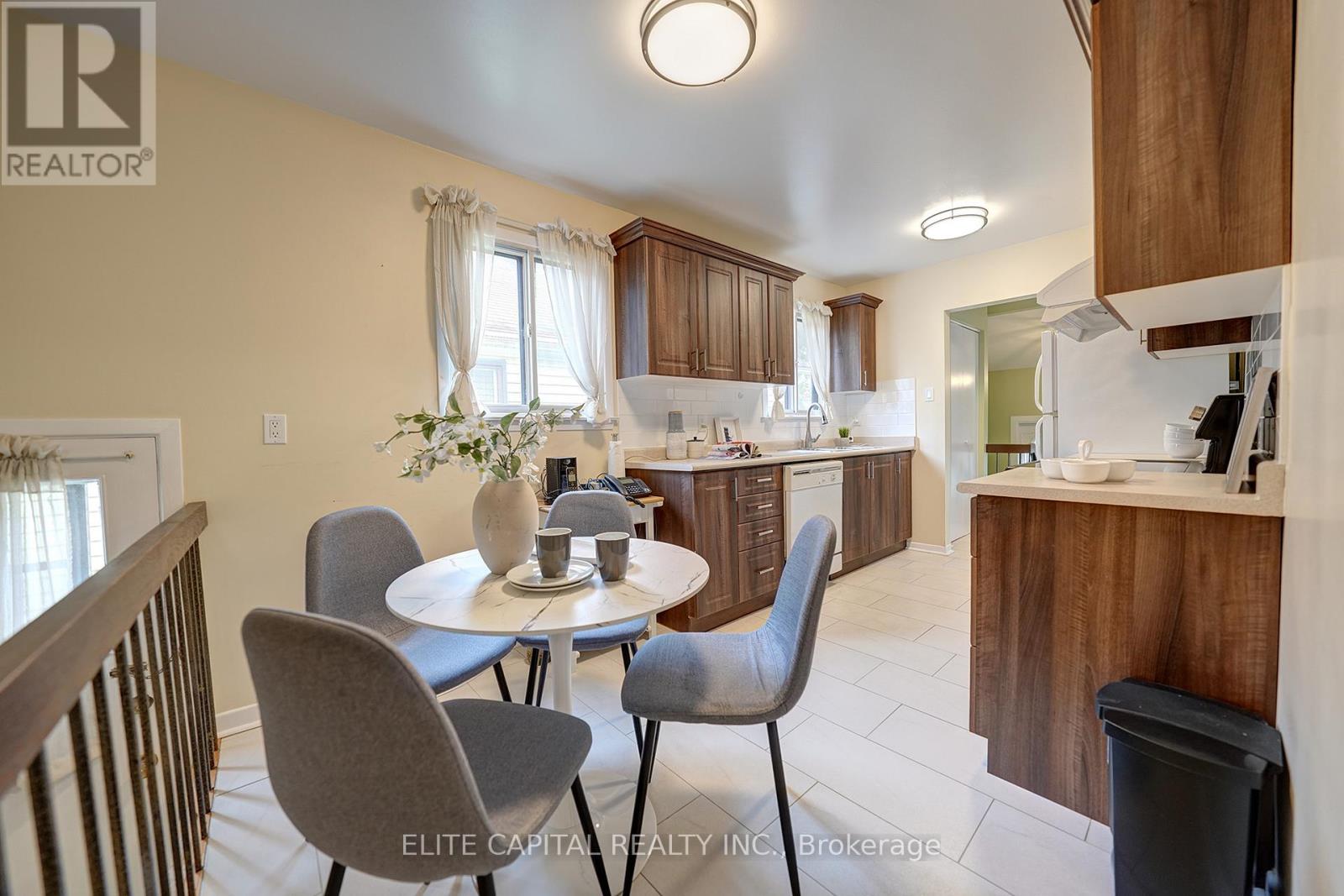 9 Snowshoe Crescent, Markham, Ontario  L3T 4M5 - Photo 7 - N12817620