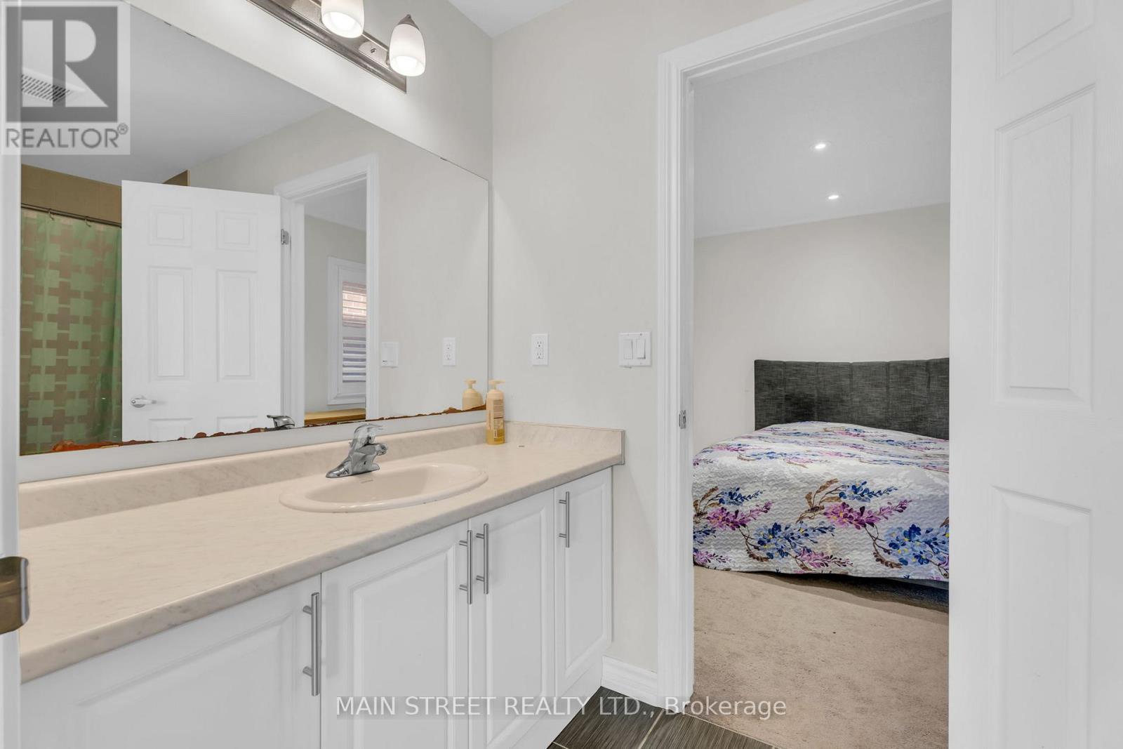 6 Leaden Hall Drive, East Gwillimbury, Ontario  L0G 1R0 - Photo 23 - N12817624