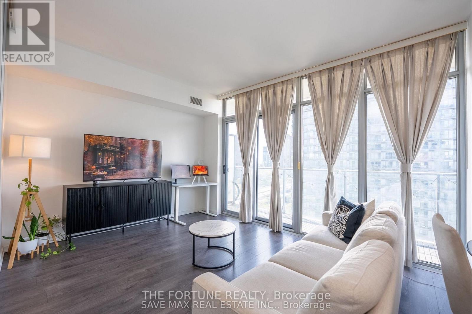 1712 - 103 The Queensway, Toronto, Ontario  M6S 5B3 - Photo 6 - W12817610