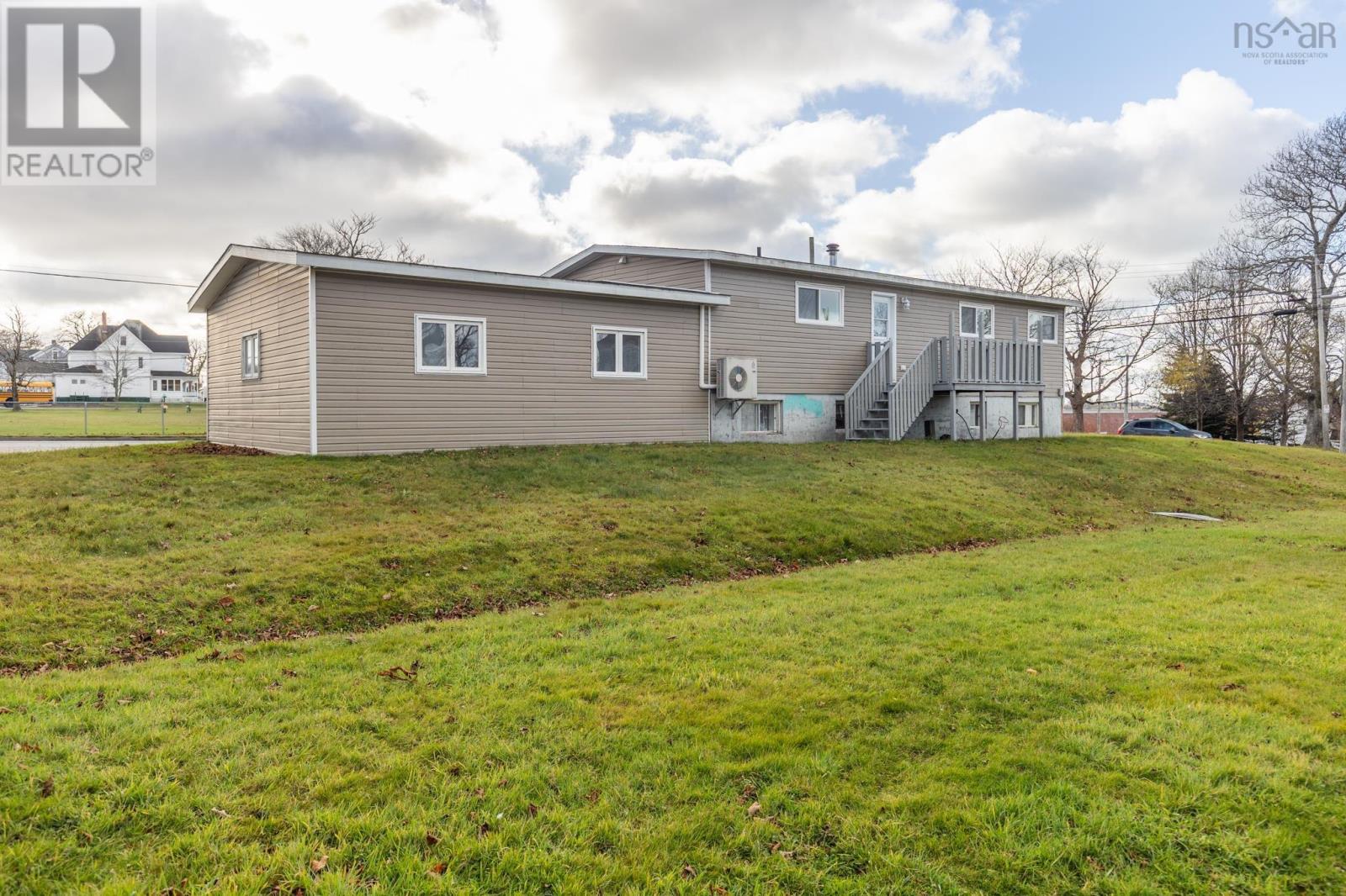 2 Huntington Street, Yarmouth, Nova Scotia  B5A 2R9 - Photo 29 - 202528429