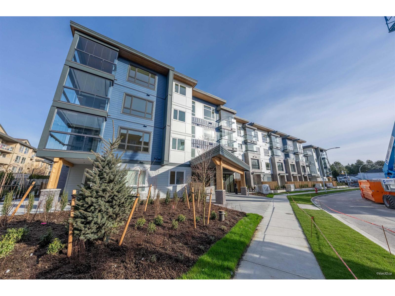 317 13777 75a Avenue, Surrey, British Columbia  V3W 3W4 - Photo 2 - R3092936