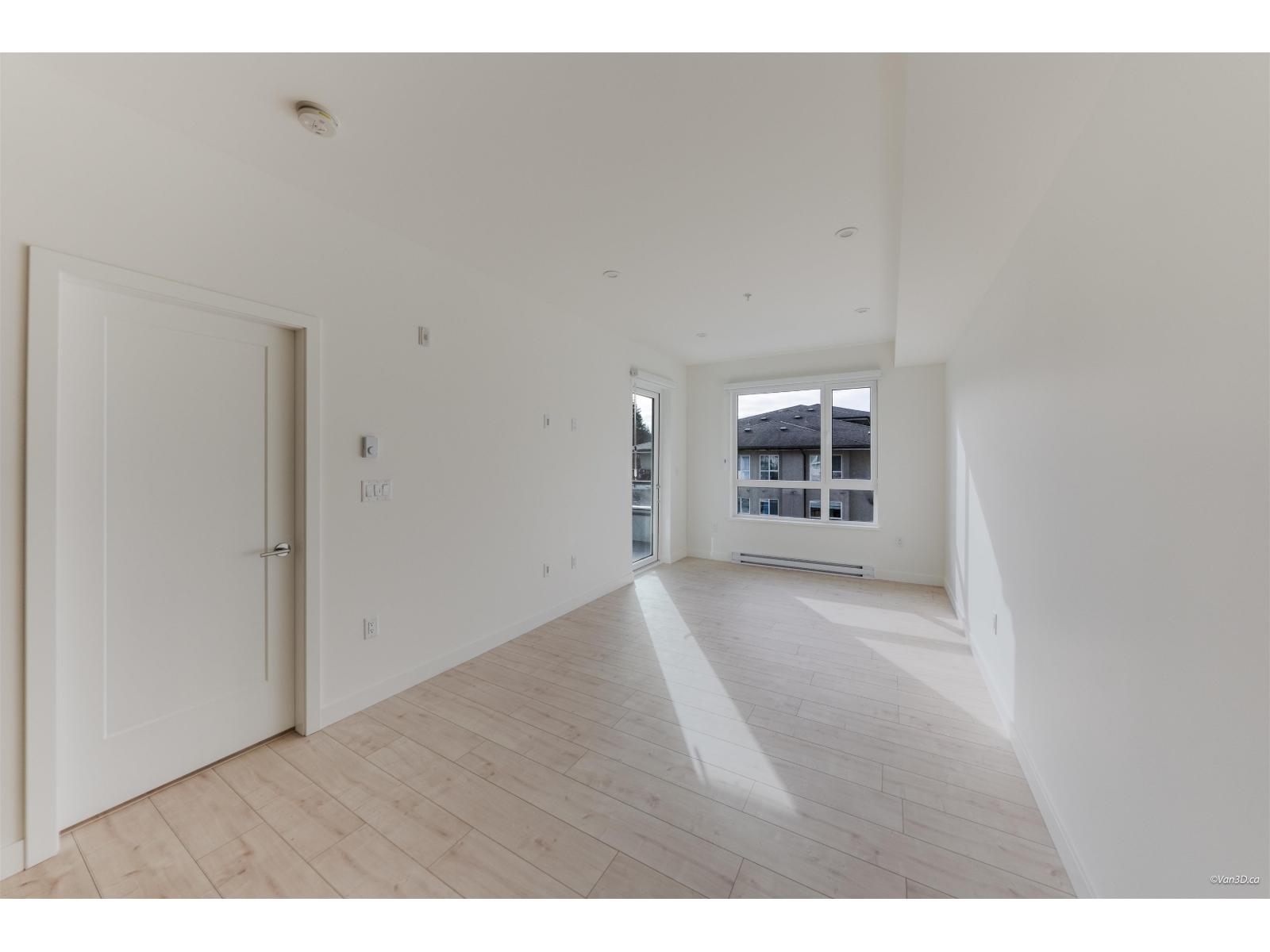 317 13777 75a Avenue, Surrey, British Columbia  V3W 3W4 - Photo 3 - R3092936