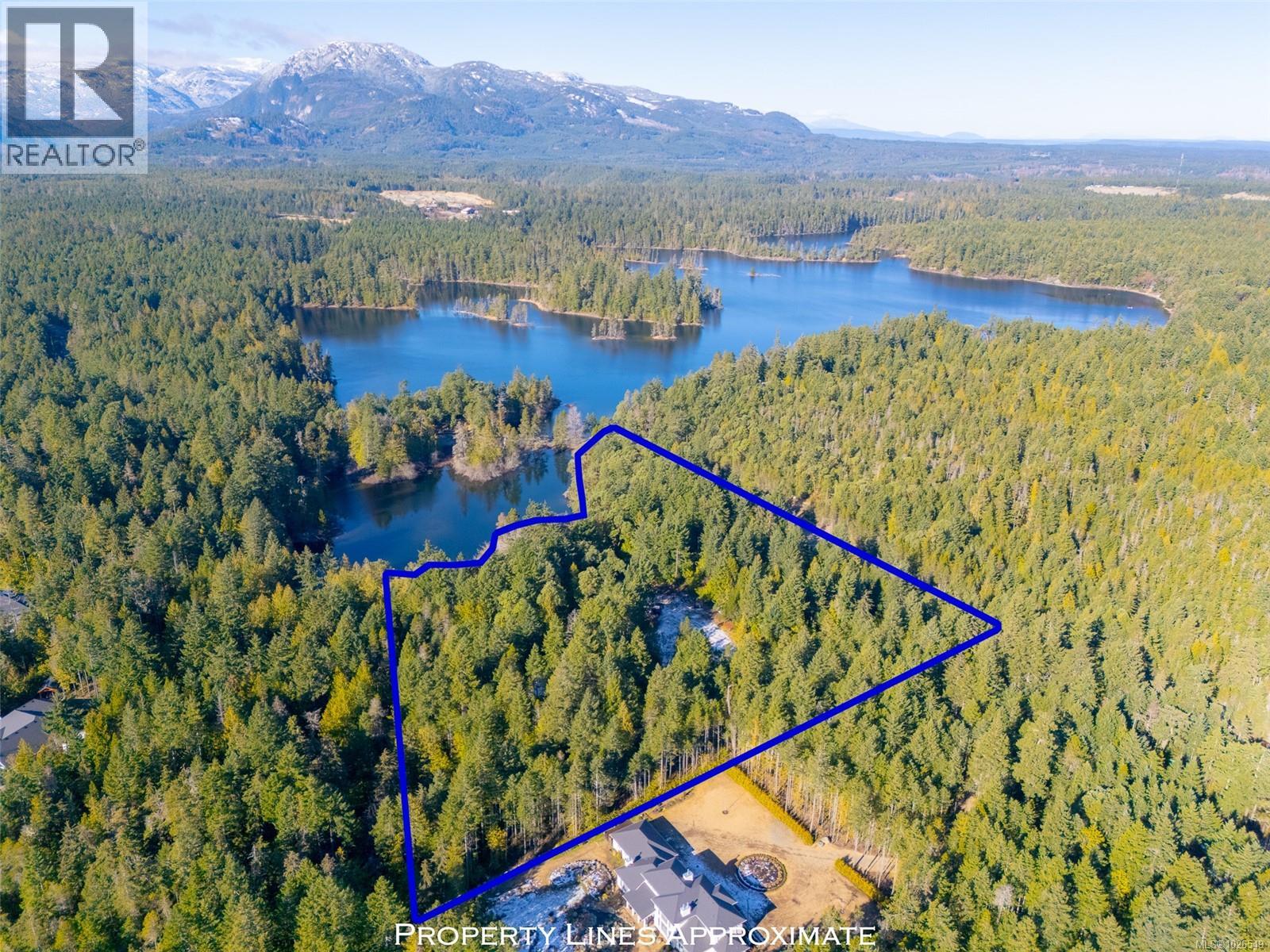 2740 Lakeview Rd, Qualicum Beach, British Columbia