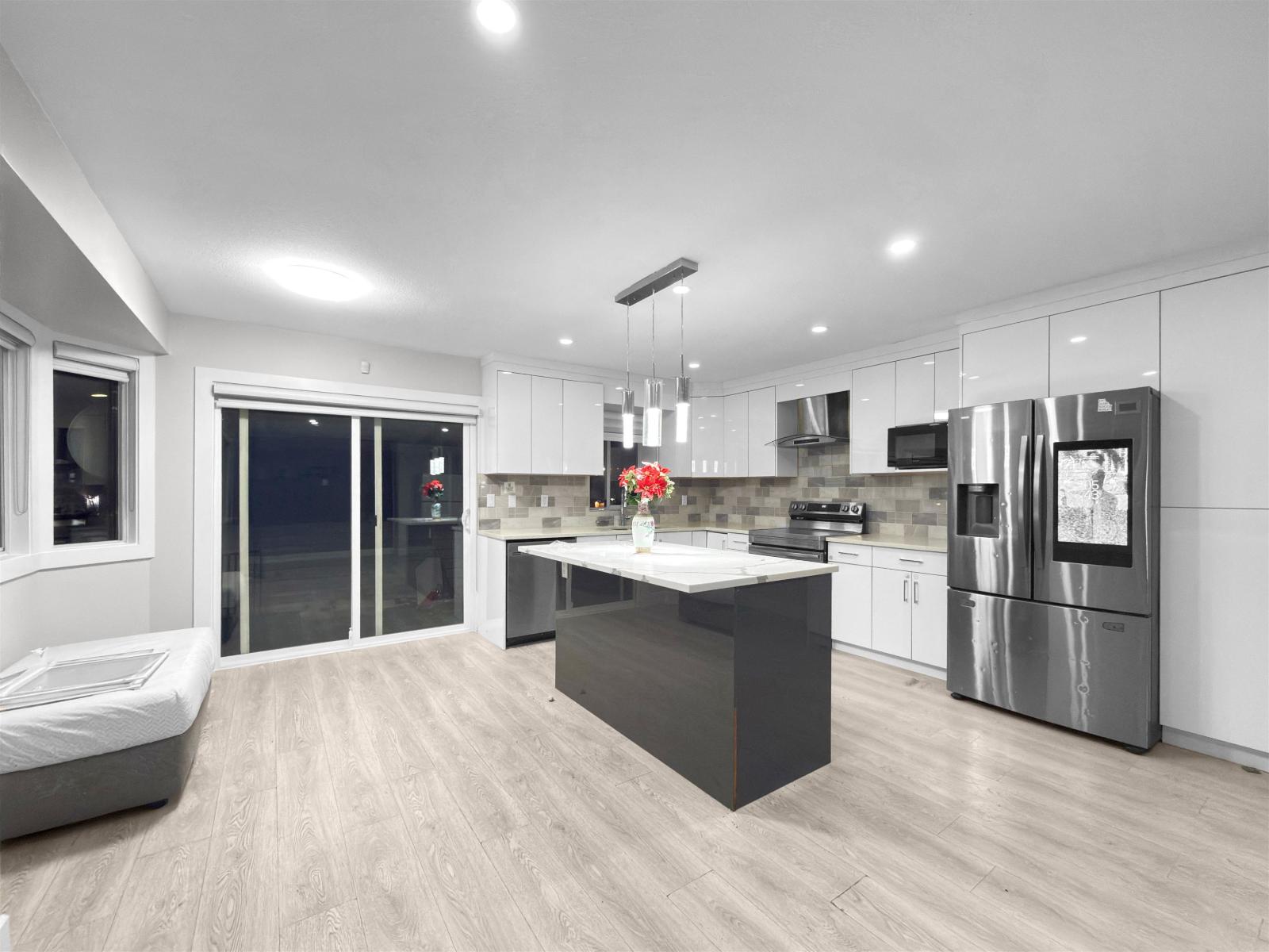 15335 111 Avenue, Surrey, British Columbia  V3R 9H7 - Photo 4 - R3093134