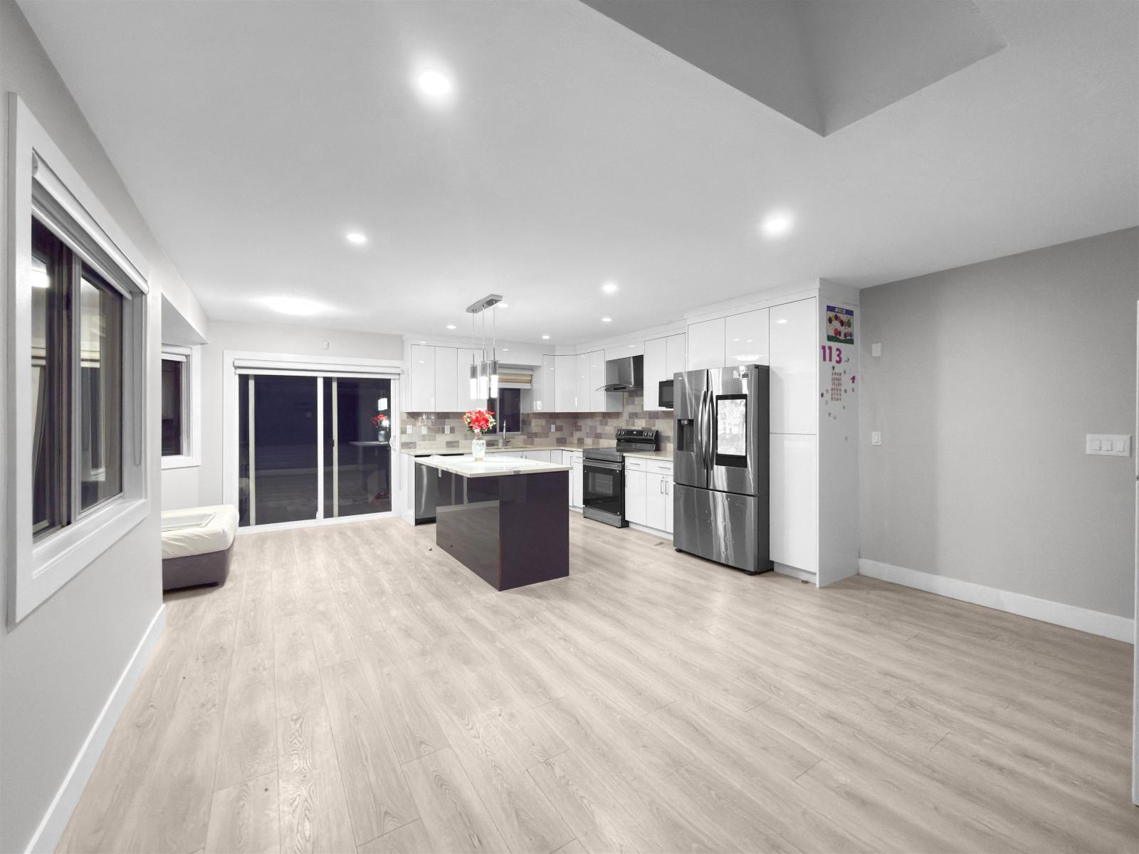 15335 111 Avenue, Surrey, British Columbia  V3R 9H7 - Photo 5 - R3093134