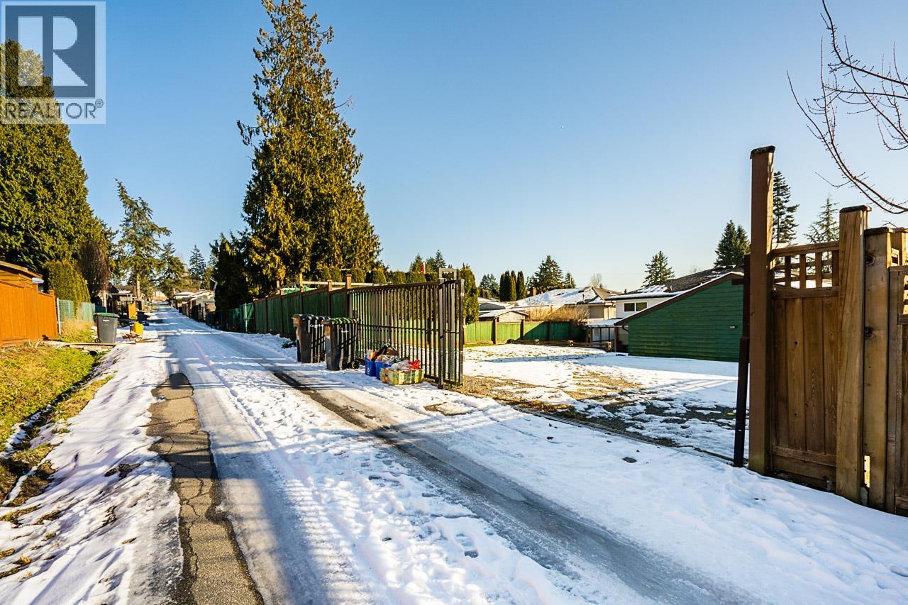 2057 Lorraine Avenue, Coquitlam, British Columbia  V3K 2M7 - Photo 32 - R3092863