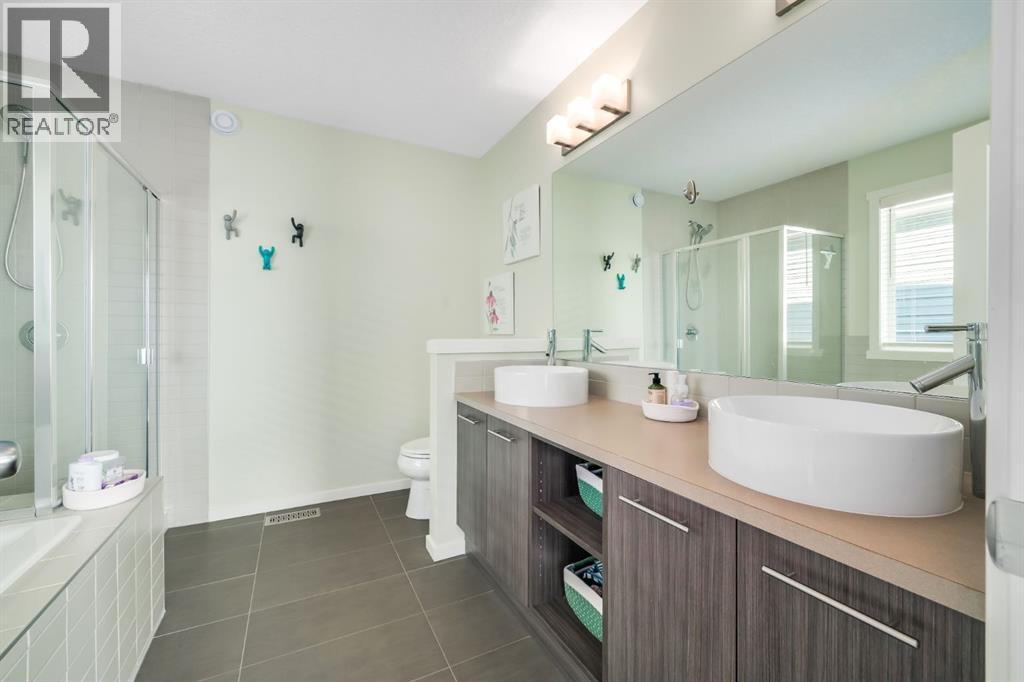 12 Sunrise View, Cochrane, Alberta  T4C 0W3 - Photo 23 - A2287157