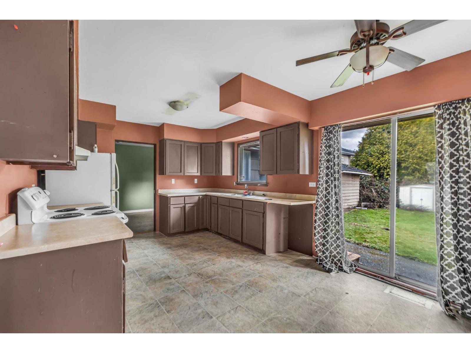 8498 N 122 Street, Surrey, British Columbia  V3W 3T1 - Photo 7 - R3092752