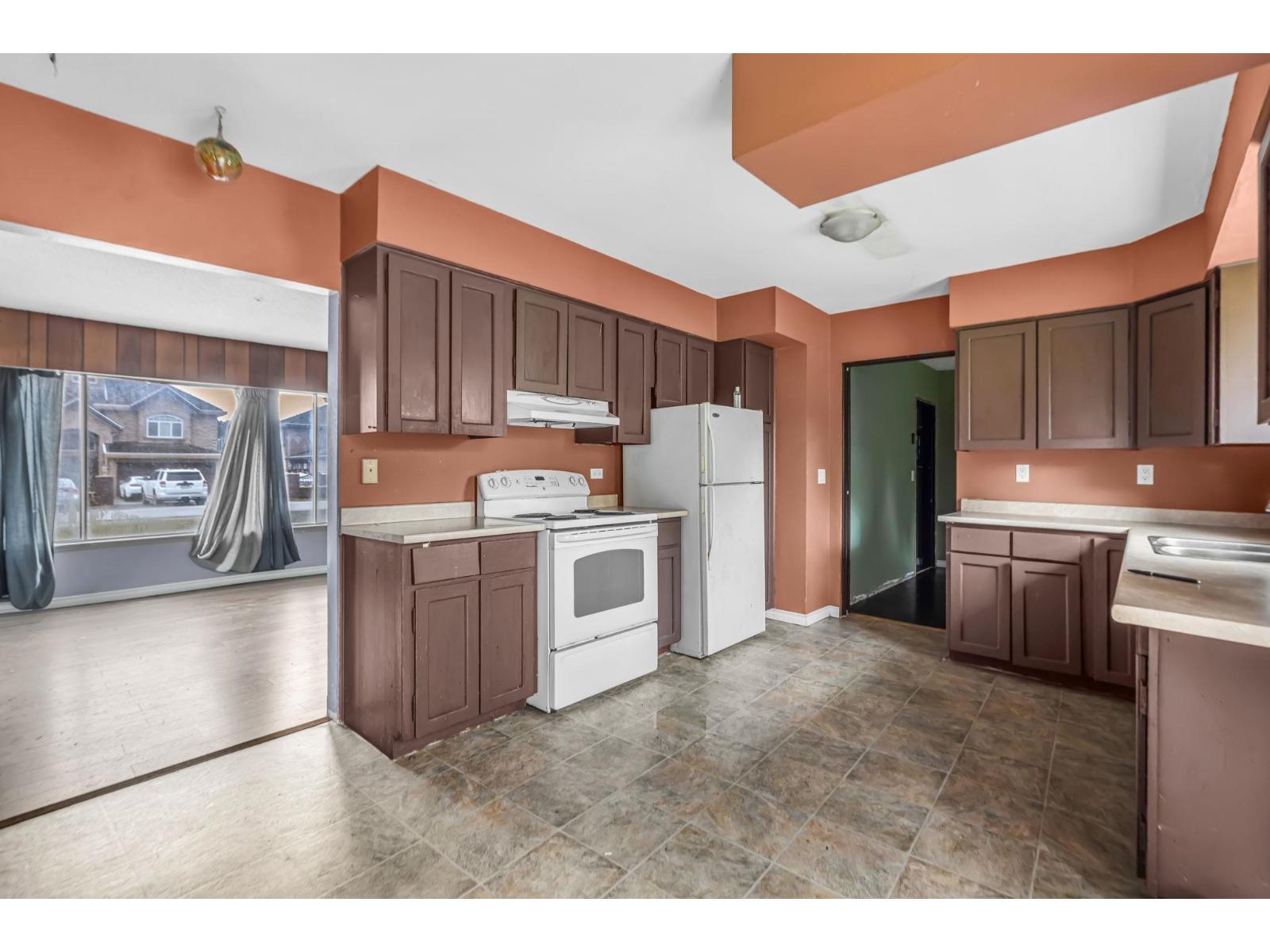 8498 N 122 Street, Surrey, British Columbia  V3W 3T1 - Photo 9 - R3092752