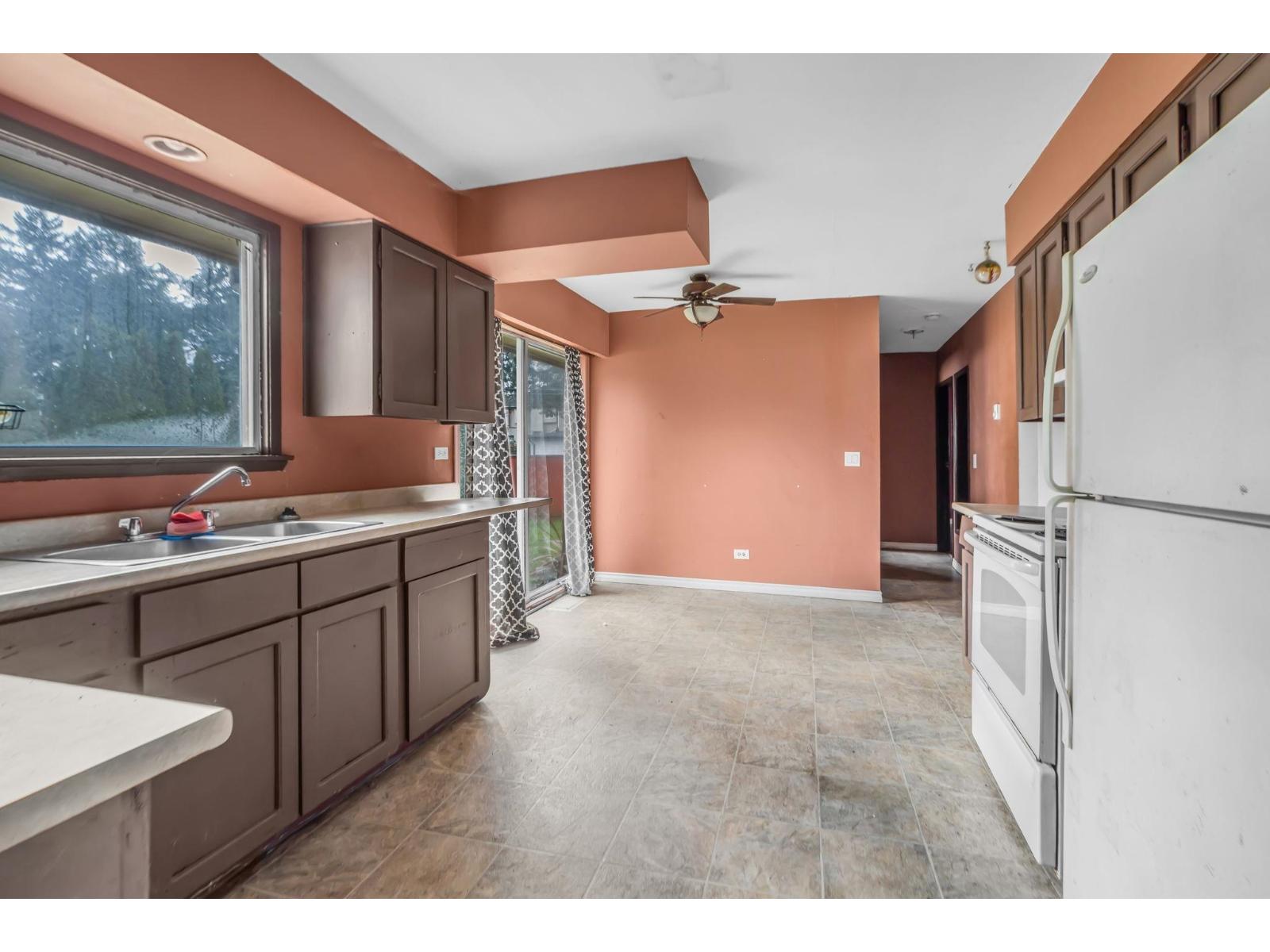 8498 N 122 Street, Surrey, British Columbia  V3W 3T1 - Photo 10 - R3092752