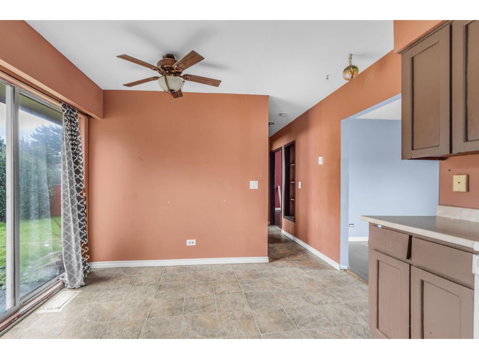 8498 N 122 Street, Surrey, British Columbia  V3W 3T1 - Photo 11 - R3092752