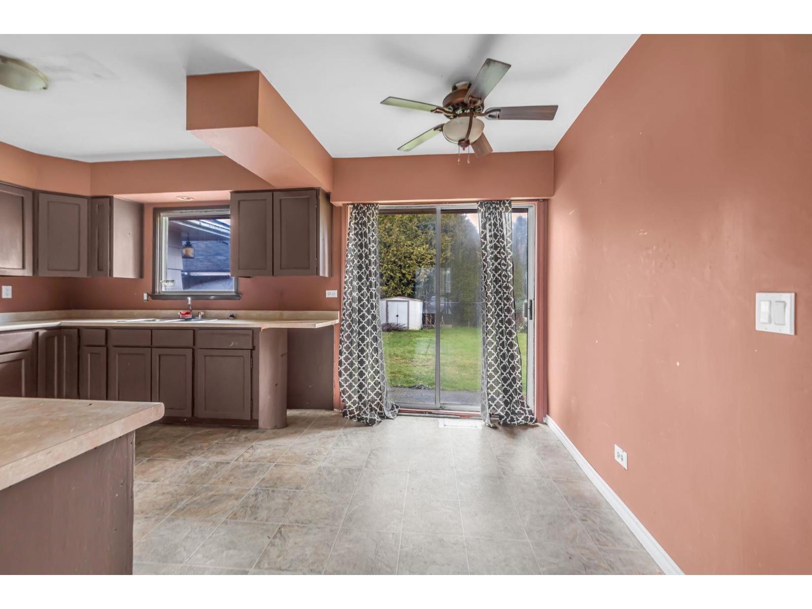 8498 N 122 Street, Surrey, British Columbia  V3W 3T1 - Photo 13 - R3092752