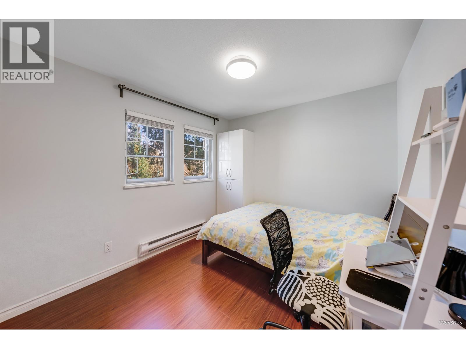 Listing Picture 14 of 19 : 3 7179 18TH AVENUE, Burnaby / 本拿比 - 魯藝地產 Yvonne Lu Group - MLS Medallion Club Member