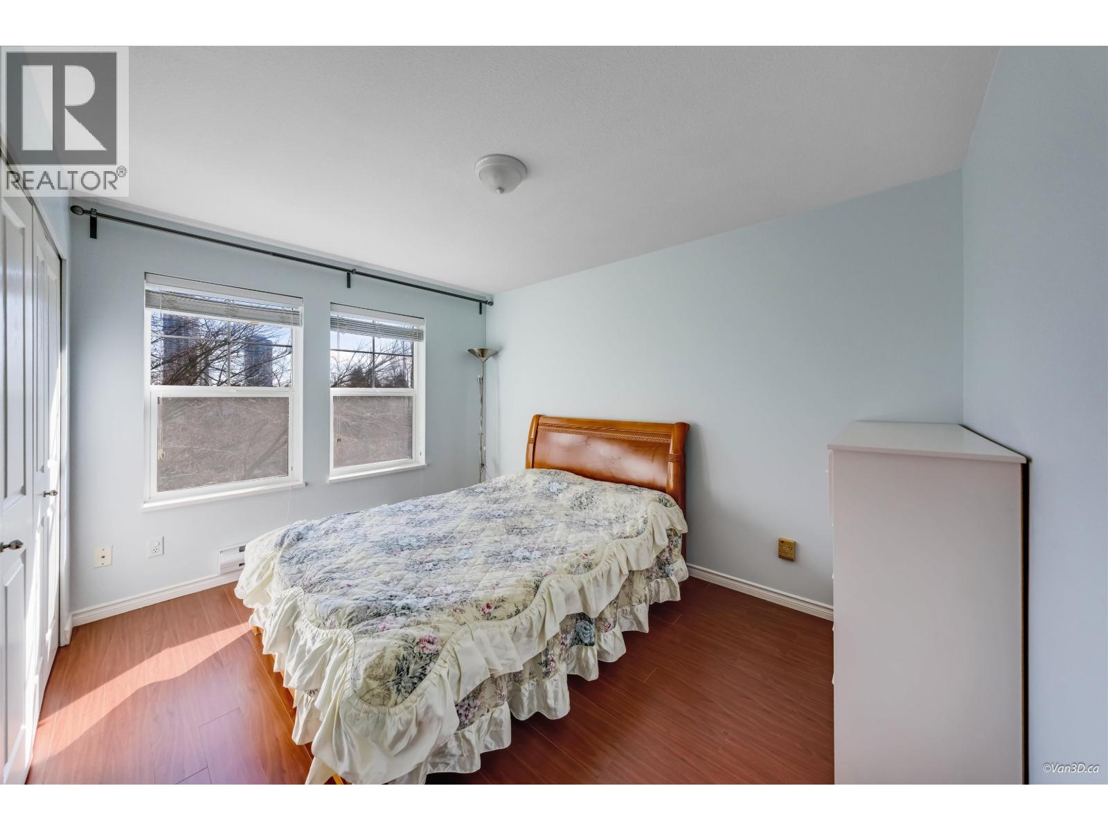 Listing Picture 16 of 19 : 3 7179 18TH AVENUE, Burnaby / 本拿比 - 魯藝地產 Yvonne Lu Group - MLS Medallion Club Member