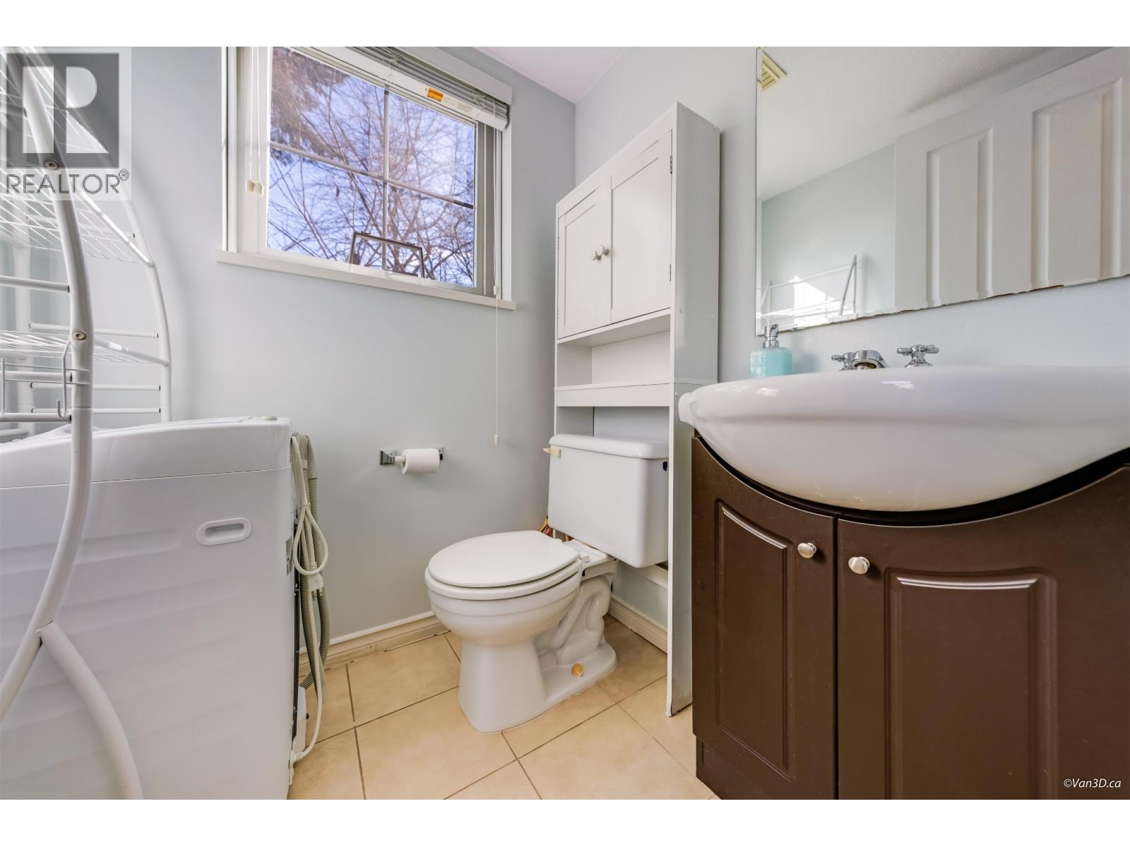 Listing Picture 13 of 19 : 3 7179 18TH AVENUE, Burnaby / 本拿比 - 魯藝地產 Yvonne Lu Group - MLS Medallion Club Member