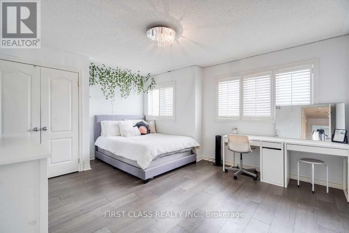 36 Brackenwood Avenue, Richmond Hill, Ontario  L4S 2P3 - Photo 16 - N12817678