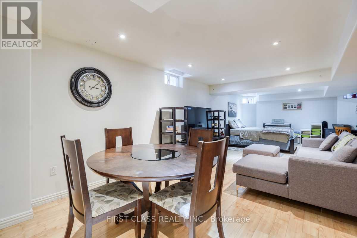 36 Brackenwood Avenue, Richmond Hill, Ontario  L4S 2P3 - Photo 18 - N12817678