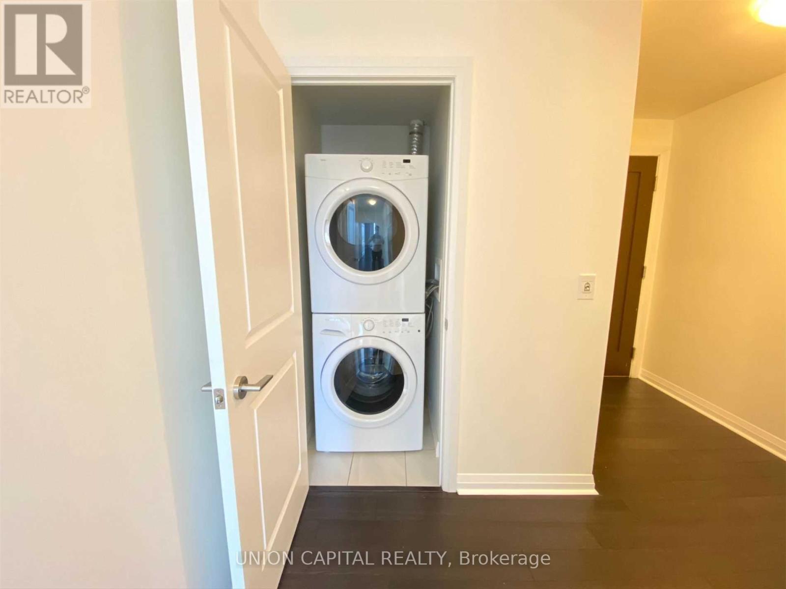 2204 - 75 Eglinton Avenue W, Mississauga, Ontario  L5R 0E5 - Photo 15 - W12817660