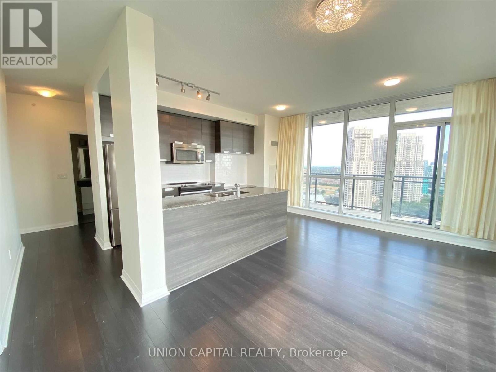 2204 - 75 Eglinton Avenue W, Mississauga, Ontario  L5R 0E5 - Photo 2 - W12817660