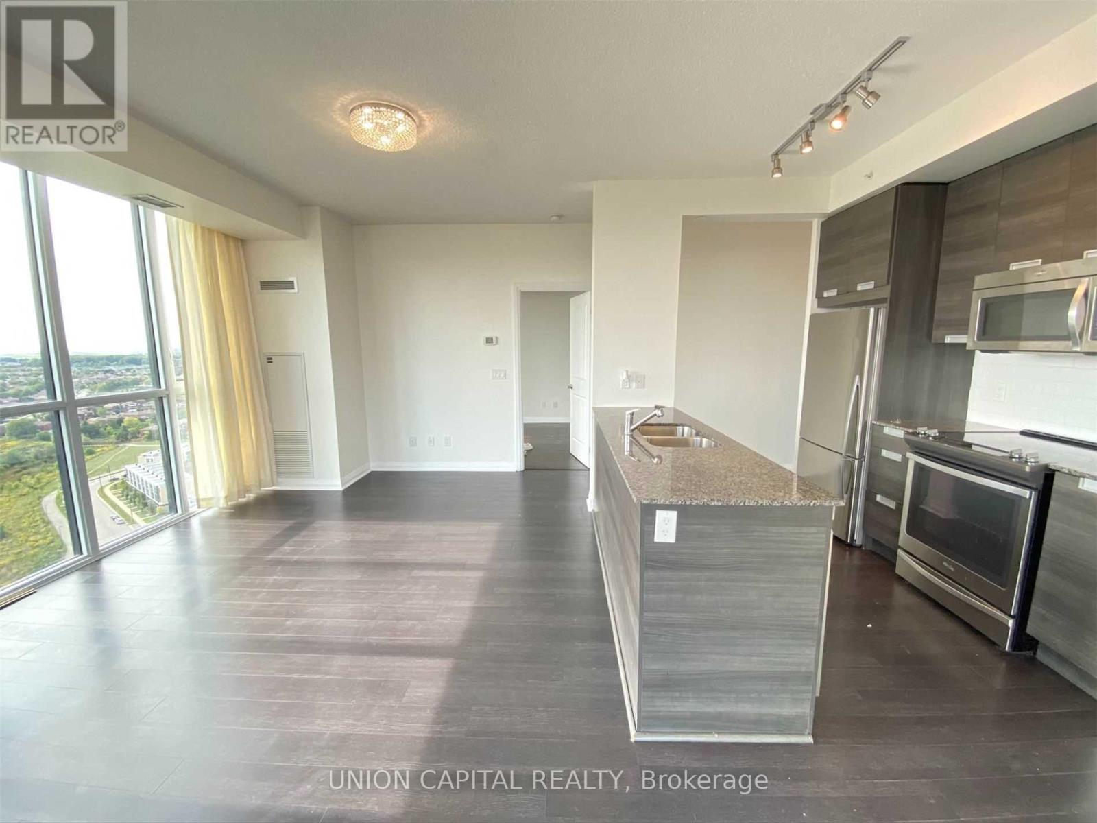 2204 - 75 Eglinton Avenue W, Mississauga, Ontario  L5R 0E5 - Photo 4 - W12817660