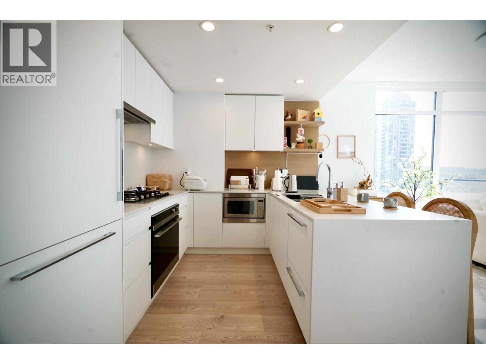 Listing Picture 2 of 26 : 802 2181 MADISON AVENUE, Burnaby / 本拿比 - 魯藝地產 Yvonne Lu Group - MLS Medallion Club Member