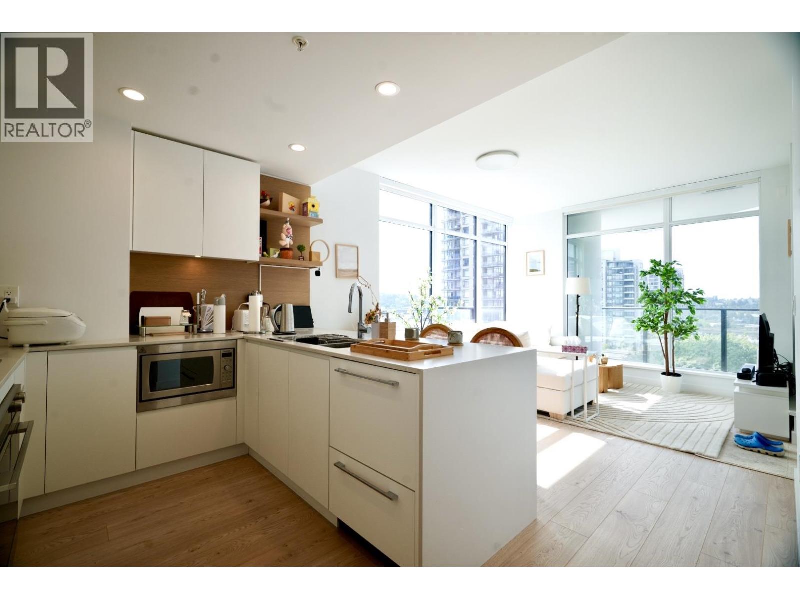 Listing Picture 4 of 26 : 802 2181 MADISON AVENUE, Burnaby / 本拿比 - 魯藝地產 Yvonne Lu Group - MLS Medallion Club Member