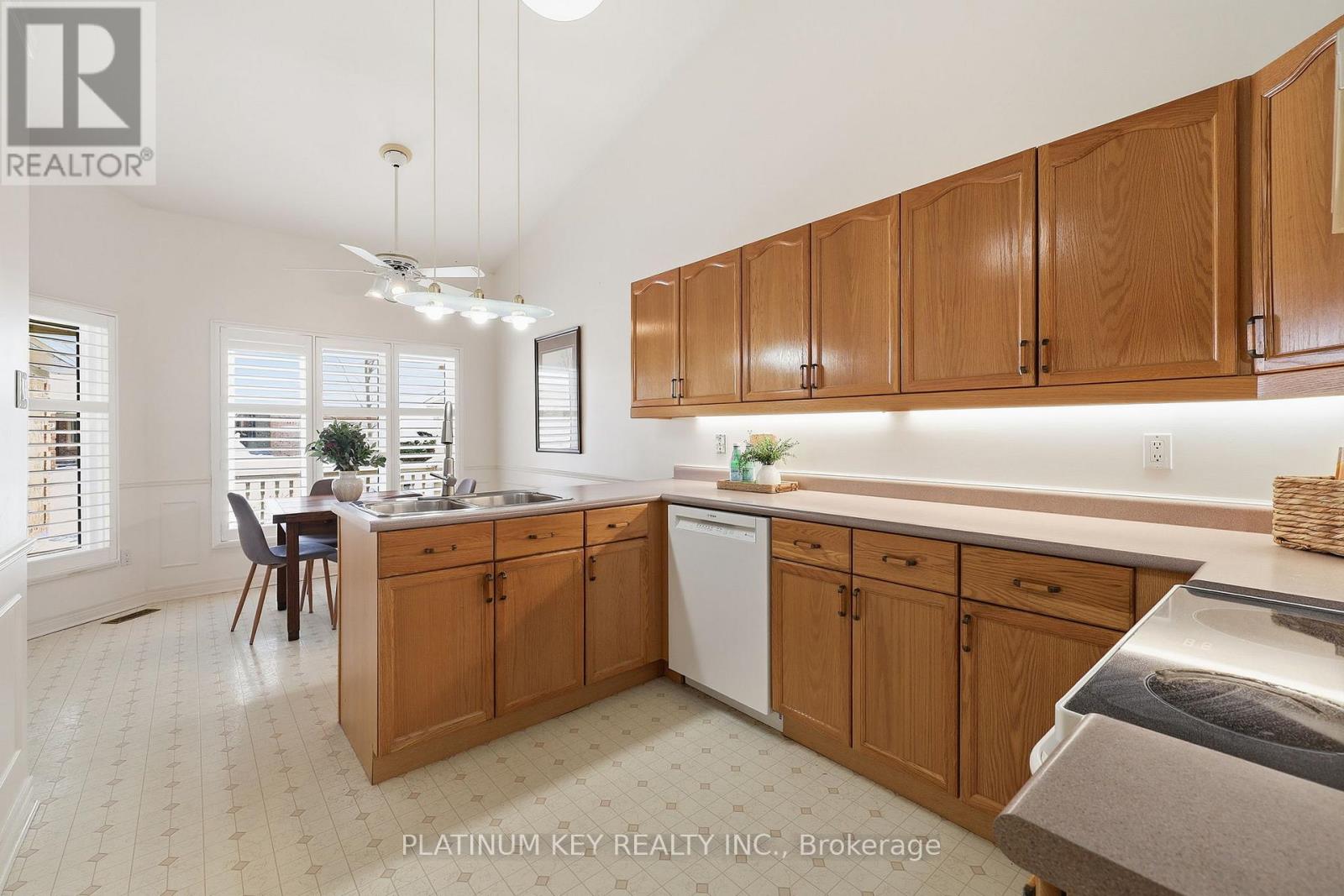 7 - 1331 Commissioners Road W, London South, Ontario  N6K 1E2 - Photo 29 - X12747658