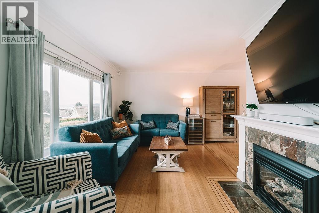 816 Ladner Street, New Westminster, British Columbia  V3L 4W4 - Photo 3 - R3093337