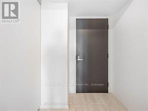 4211 - 197 Yonge Street, Toronto, Ontario  M5B 1M4 - Photo 2 - C12817700